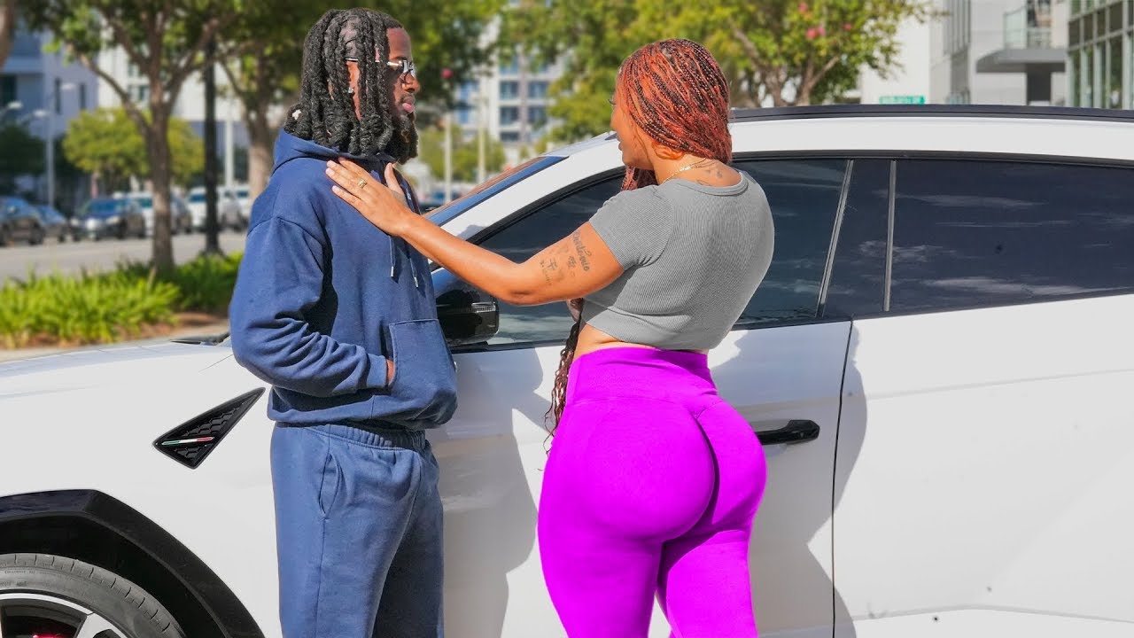 Des Femme de ce genre , on devraient les punir juste pour .....