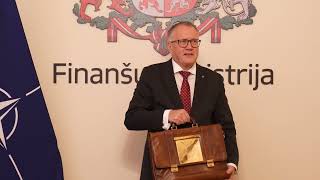 Finanšu ministrs iesniedz Saeimā #Budžets2024