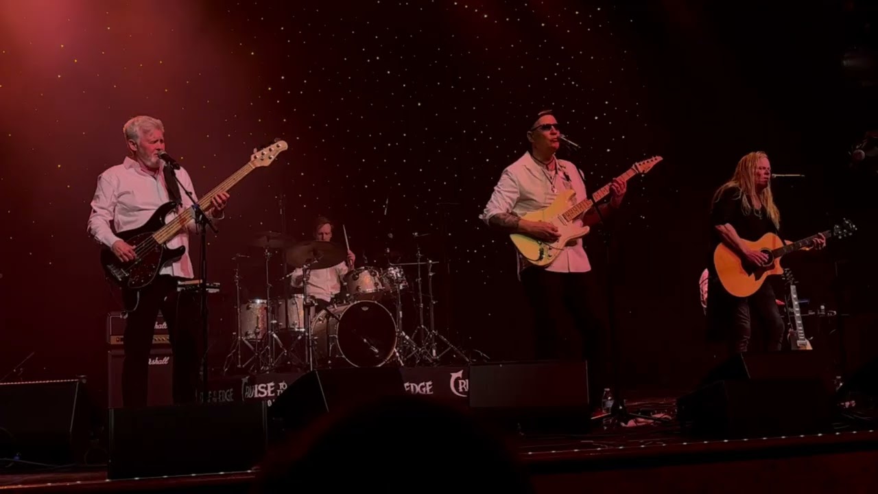 Guarda MAGIC PIE Performs POINTLESS MASQUERADE on CTTE 2025 in the Stardust Theater Norwegian Gem 4/4/2025 su YouTube Guarda MAGIC PIE Performs POINTLESS MASQUERADE on CTTE 2025 in the Stardust Theater Norwegian Gem 4/4/2025 su YouTube
