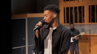 Jnt - Un Mot Live Performance