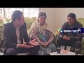 Vicepresidente Edmand Lara visita a doña Inés y le entrega víveres tras hacerse viral en redes .