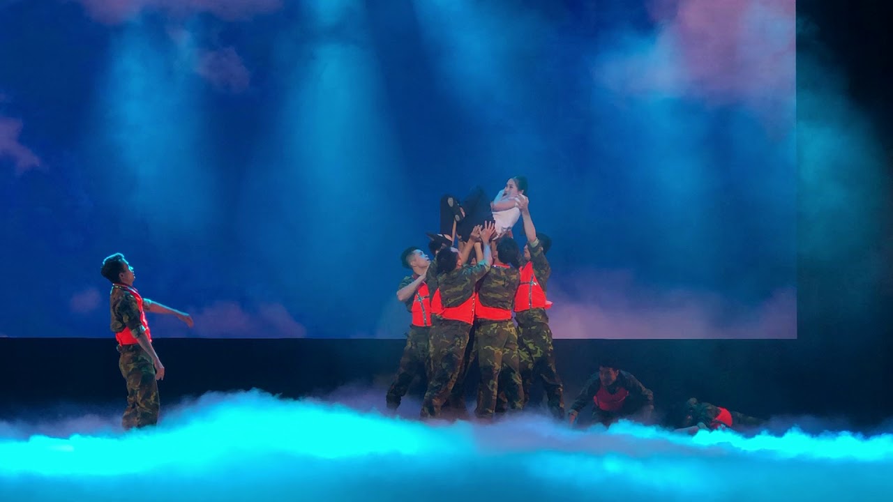 Múa vượt lũ - Nhcmnqd