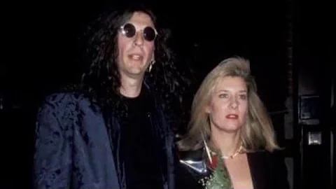 Howard Stern Makes Wife Alison Cry, The Kids Get U...