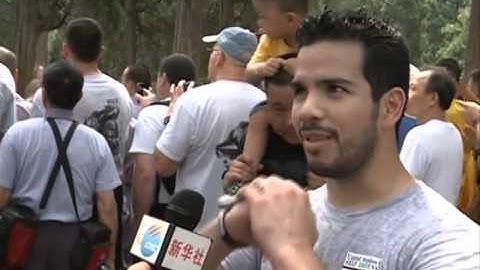 250 Americans learn kungfu at Shaolin temple