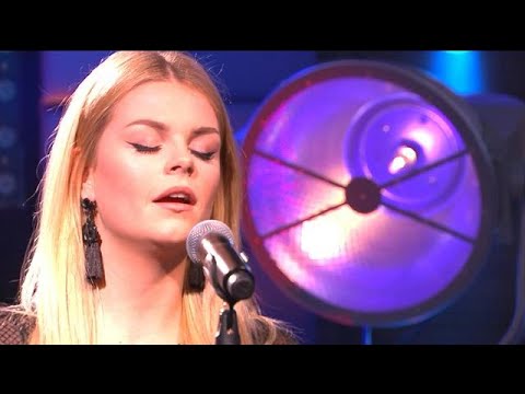 Davina Michelle covert What About Us van P!nk - RTL LATE NIGHT