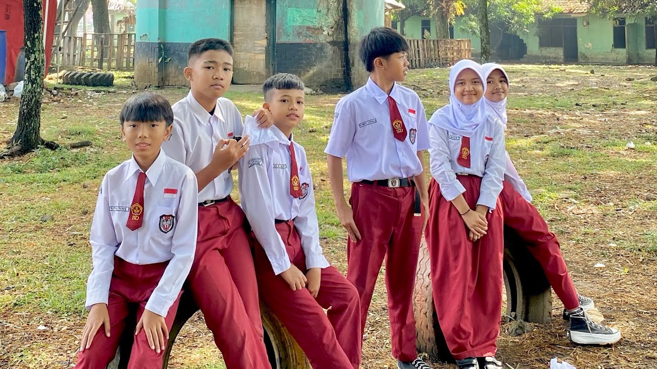Tugas Seni Teater Kelas 6B - Monolog Perpisahan - YouTube