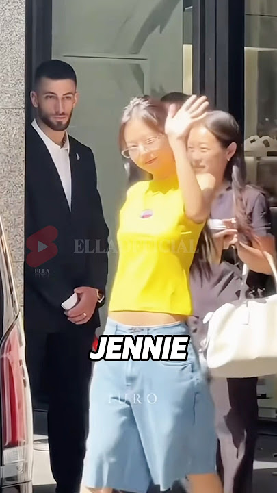 BLACKPINK LEAVING THEIR HOTEL IN BARCELONA 🔥 #lisa #jennie #jisoo #rose