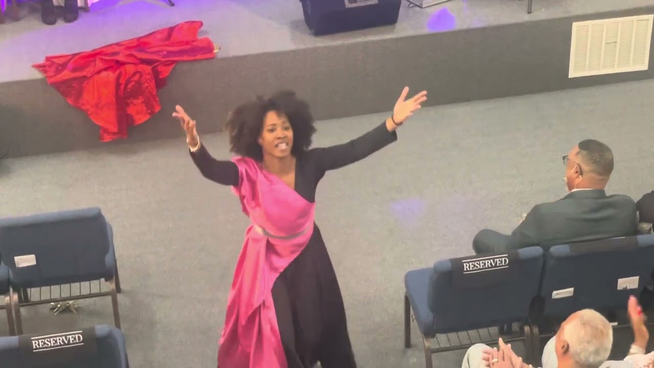 Prophetic prayer by psalmist raine Praise Dance -Monique