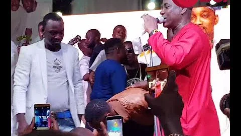 9ice Storms D Stage While K1 De Ultimate Was Performin As He Prostrate For Him At Pasuma's Birthday