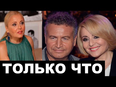 На глазах у