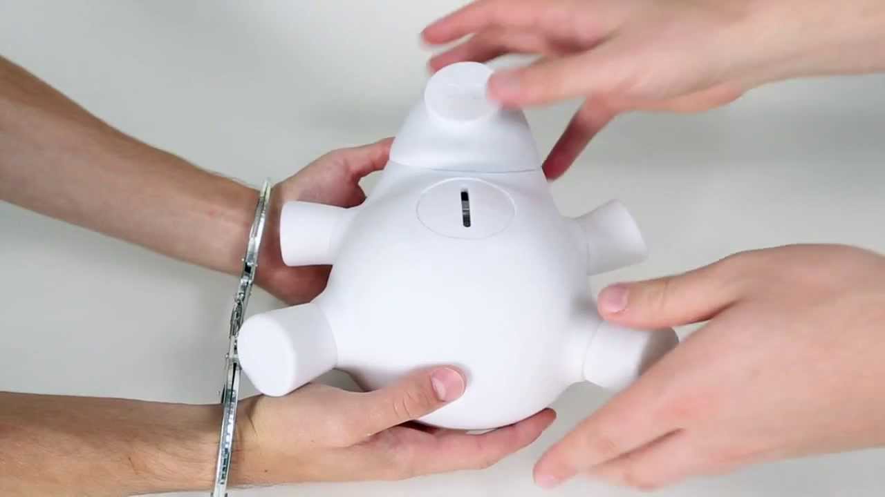 Porkfolio - Wink-Enabled Piggy Bank from ThinkGeek