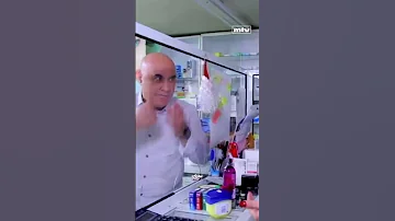 طلب رقم هاتف موظفة الصيدلية 
