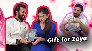 Perfect Gift For Zoya 🎁 |Romankhan #ytshorts #youtubeshorts #viral #funny #couple #youtubeshorts