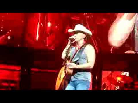 kenney chesney-everbody wants to go to heaven live