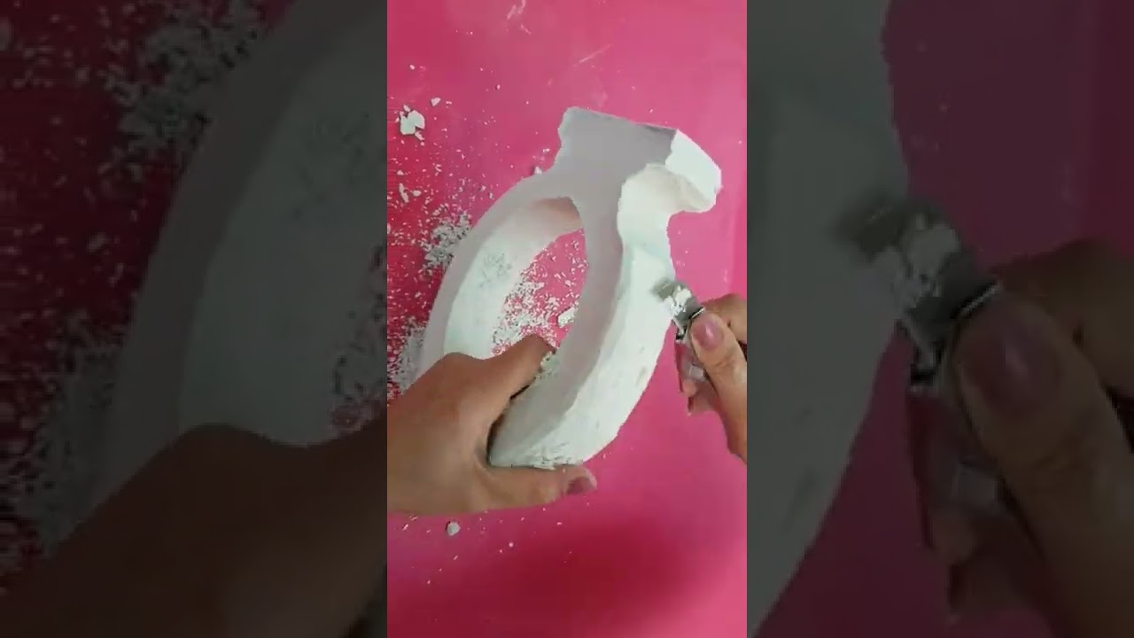 DIY Cement Vase - Decorate your room with these DIY cement vases! 