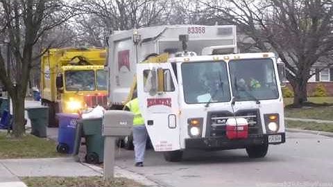 Mack LEU Heil Python ASL collecting Post Christmas Recycling