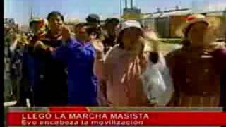 YouTube - Mientras Bolivia entierra a sus muertos Evo Morale