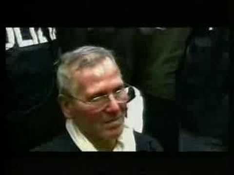 Il servizio di Angelo Ruoppolo Teleacras Agrigento ( www.facebook.com ) del 16 aprile 2007. Bernardo Provenzano e' trasferito dal carcere di Terni a Novara.