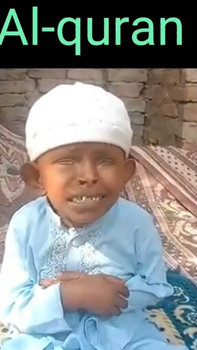 Masya Allah!!Cacat fisik dan mental tapi suaranya merdu  sekali dalam melantunkan ayat suci Al'quran