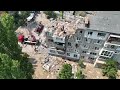 У Миколаєві рятувальники продовжують розбирати завали після ракетного удару по житловому будинку