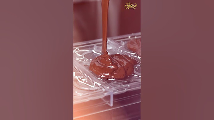 Turn your chocolate bars into edible art with bold splatter using Arte Cocoa Butter Colours!
