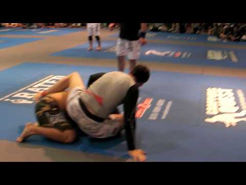 Grapplers Quest Charity Superfight: Johnny Hendric...