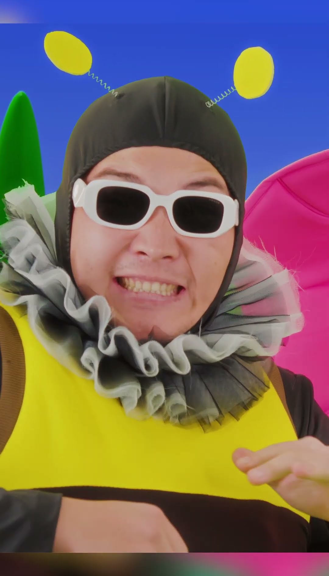 D Billions, WeeTwinz - Zzzzz! Honey Bee #shorts #weetwinz