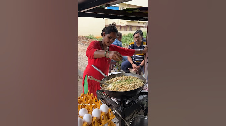 Sweet Lady Making Egg Rice #egg #rice #bangalore #streetfood