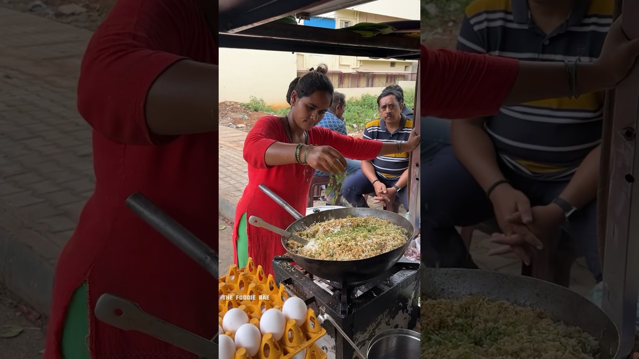 Sweet Lady Making Egg Rice #egg #rice #bangalore #streetfood