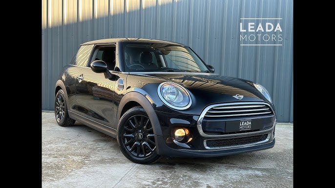 MINI Cooper S 5Trg./NAVI/LEDER/JCW/Panorama Glasdach/PDC Year-old