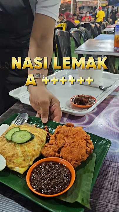 NASI LEMAK GEMOK?? sedap   puas hati   berbaloi. Kat BOSS FOODCOURT. nama dia DAPOR AKAK GEMOKS.