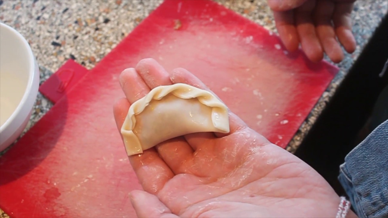 HOW TO FOLD A DUMPLING - TUTORIAL - YouTube