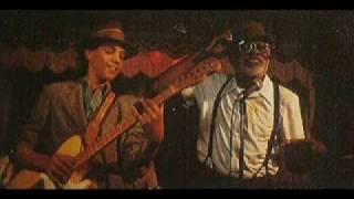 Video thumbnail of "Ry Cooder -  crossroads"