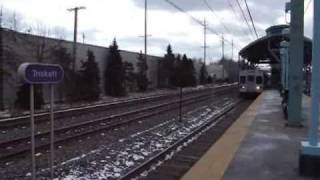 60MPH NS Z overtakes RTA rapid transit car