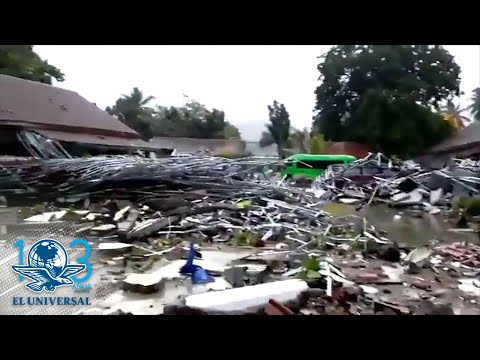 Tsunami mata a decenas en Indonesia