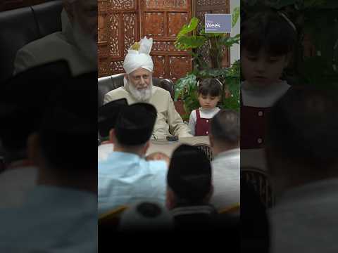 Arab Ahmadis Present A Boat As A Gift To Huzoor Aba Expressing Their Love And Devotion