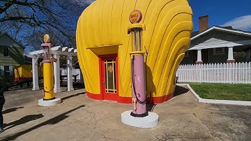 The Last Shell Oil Clamshell Station | Winston-Salem, North Carolina