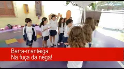Qual é a brincadeira de barra manteiga?