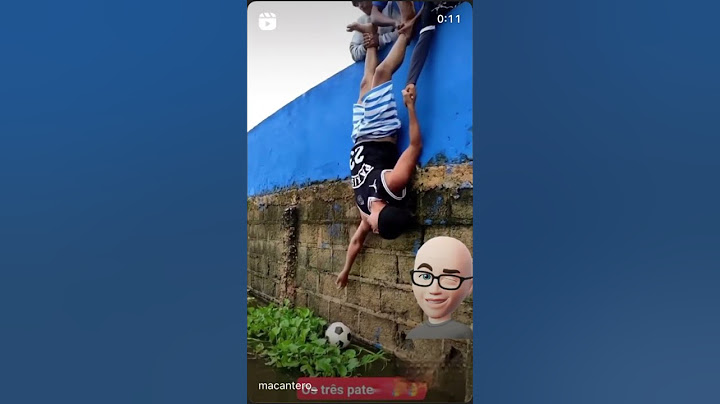 Pegando a bola que caiu na casa do vizinho