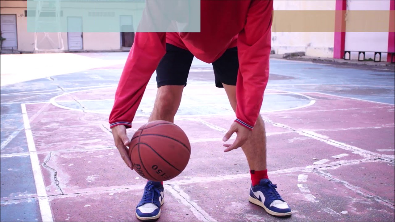 Latihan Variasi Dribble Basket Crossover Between The Legs Behind The latihan-variasi-dribble-basket-crossover-between-the-legs-behind-the