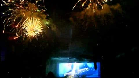 Jean Michel Jarre - Calypso Part 3 (ending fireworks) @ Festningen 2010 [HQ]