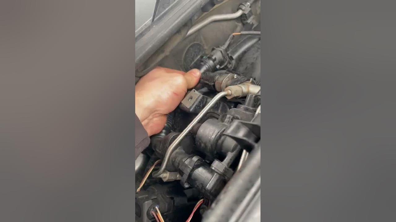 N54 E90 335i 2008 whistle, high crankcase vacuum and shaking idle YouTube