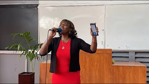 Evangelist Jacqueline Johnson sings  What Child is...
