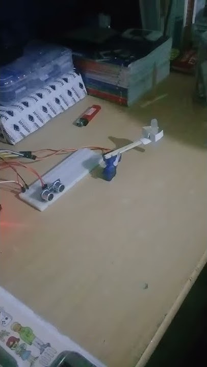 Arduino Servo Motor + Ultrasonic Distance Sensor - YouTube