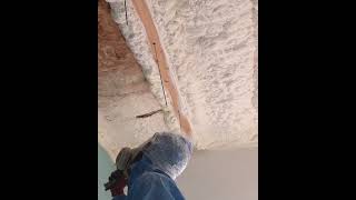 Stogo Šiltinimas Atvirų Porų Poliuretano Putomis 20Cm. Putos Pučiamos Ant Vatos