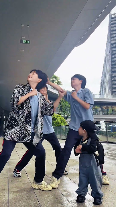 Tian Zhi Wen's New Dance | #TianZhiWen #TripletsDance
