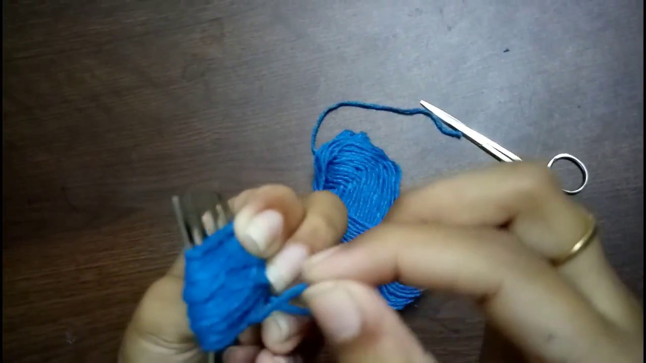 How to make pom pom at home(DIY pom pom) YouTube