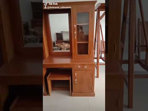 Video: Meja Rias Sudut Dengan Cermin (40 Foto): Meja Rias Wanita Dari Kayu Solid Dan Ukurannya