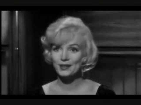 Marilyn Monroe 'Some Like it Hot' Scene - YouTube