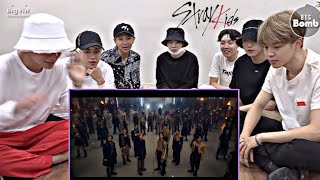 BTS reaction to Stray Kids 'LALALALA' MV video Resimi